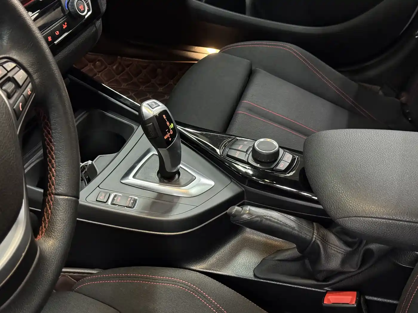 BMW 1 Series (Import) 2015 120i Sport Design Package фото 14