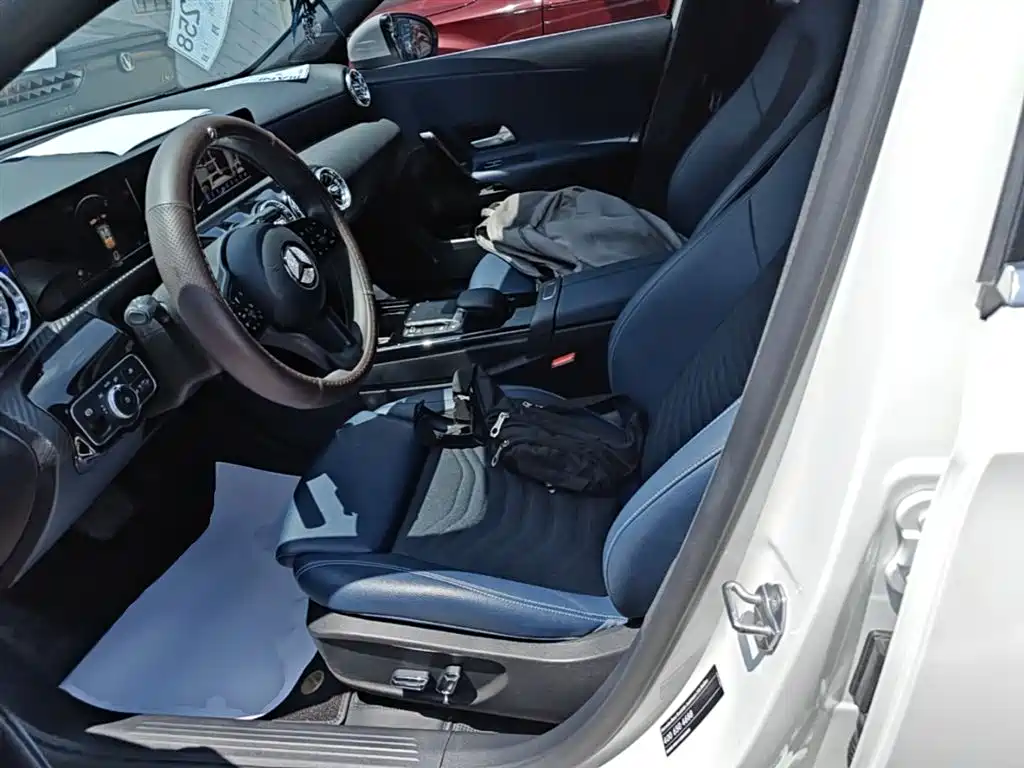 Mercedes-Benz A-Class 2022 A 180 L фото 15