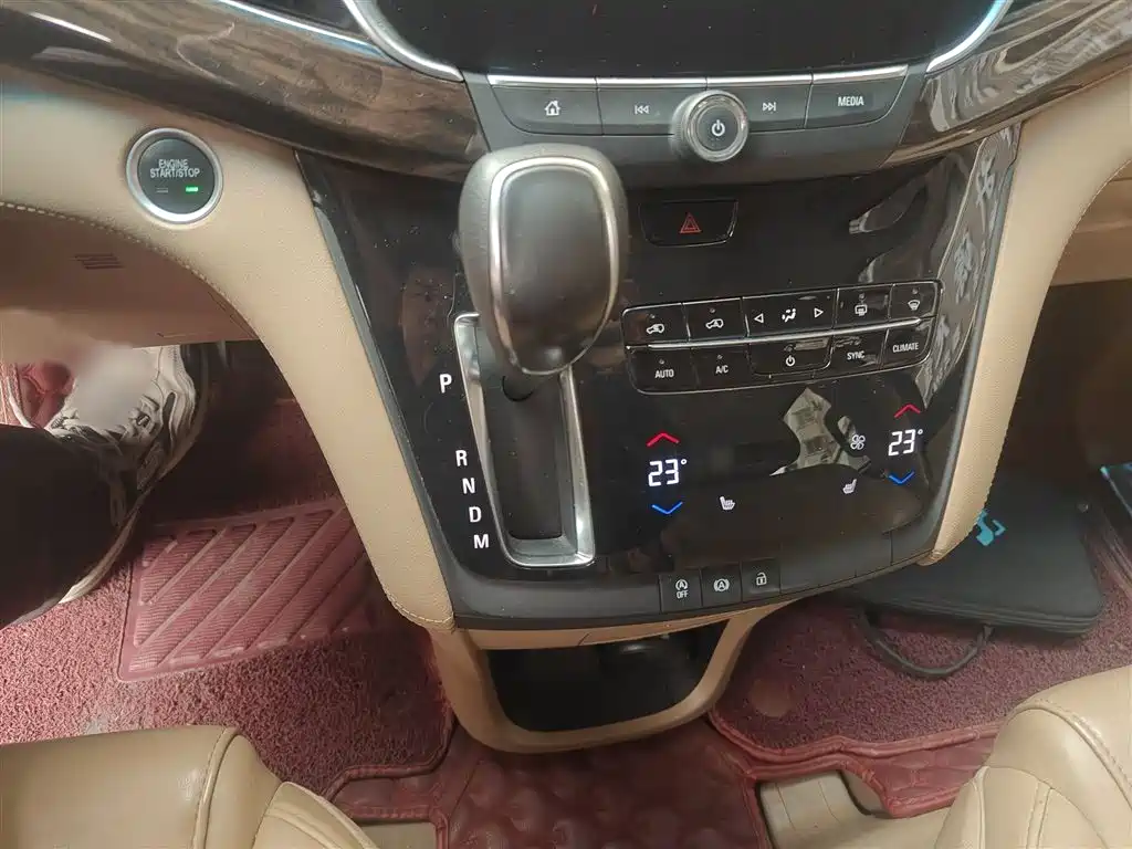 Buick GL8 2017 ES 28T Luxury China V фото 7