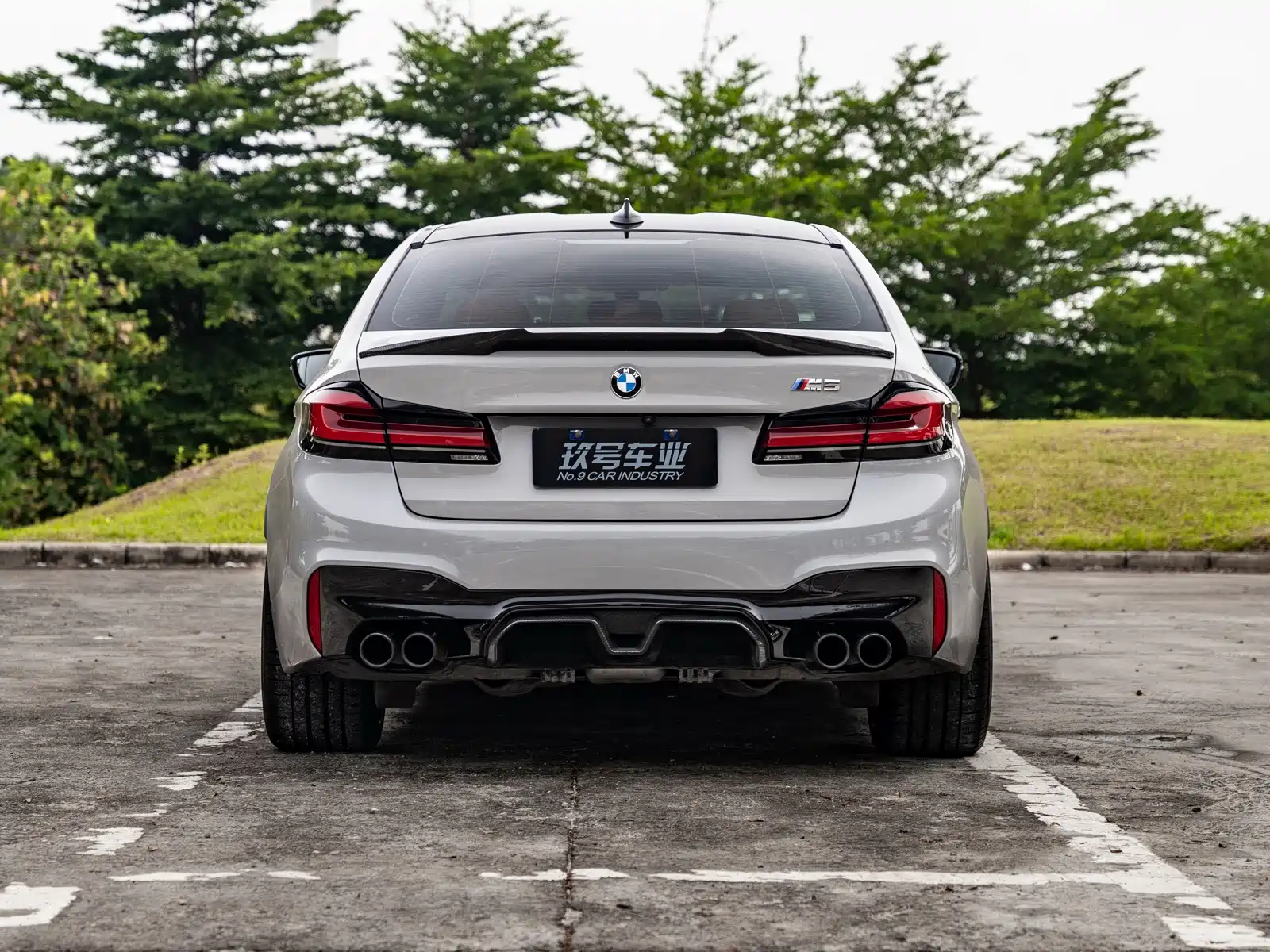 Photo 4 - BMW M5