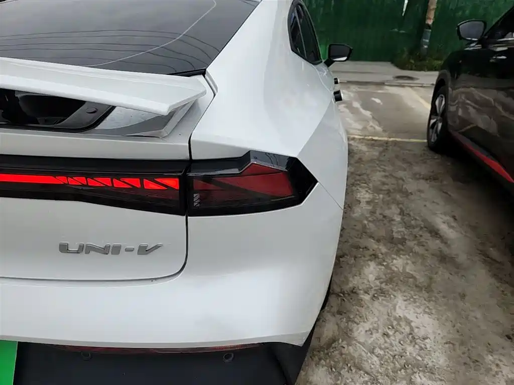 CHANGAN UNI-V