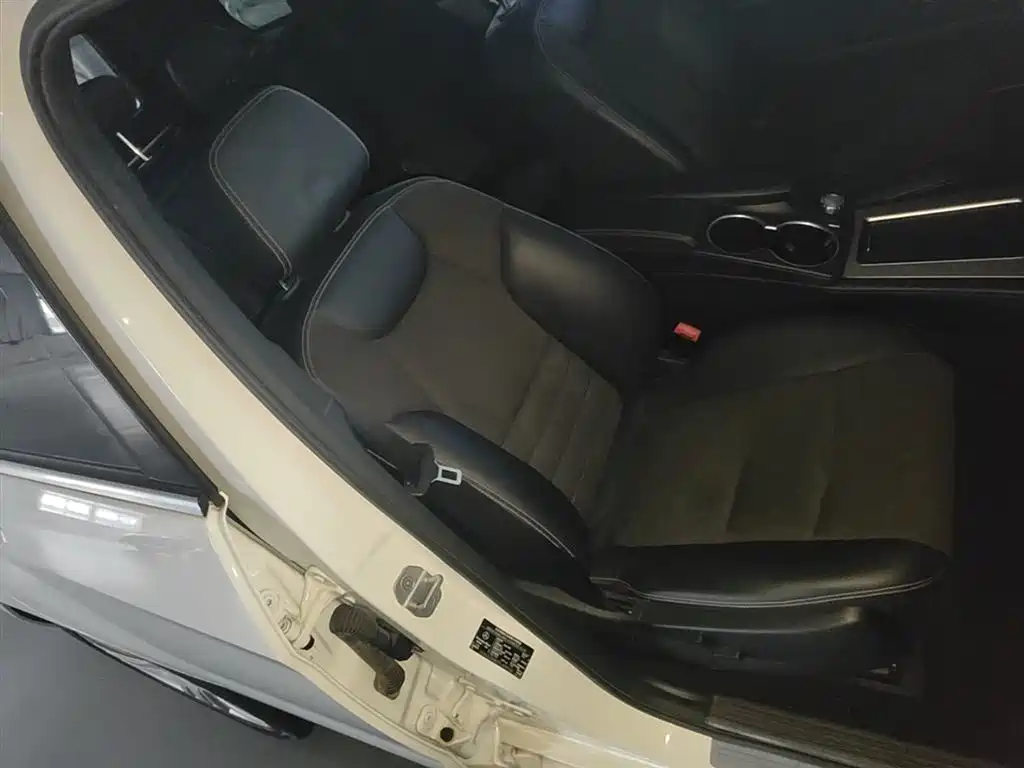Mercedes-Benz GLK-Class 2015 GLK 260 4MATIC Dynamic Ultimate Edition фото 25