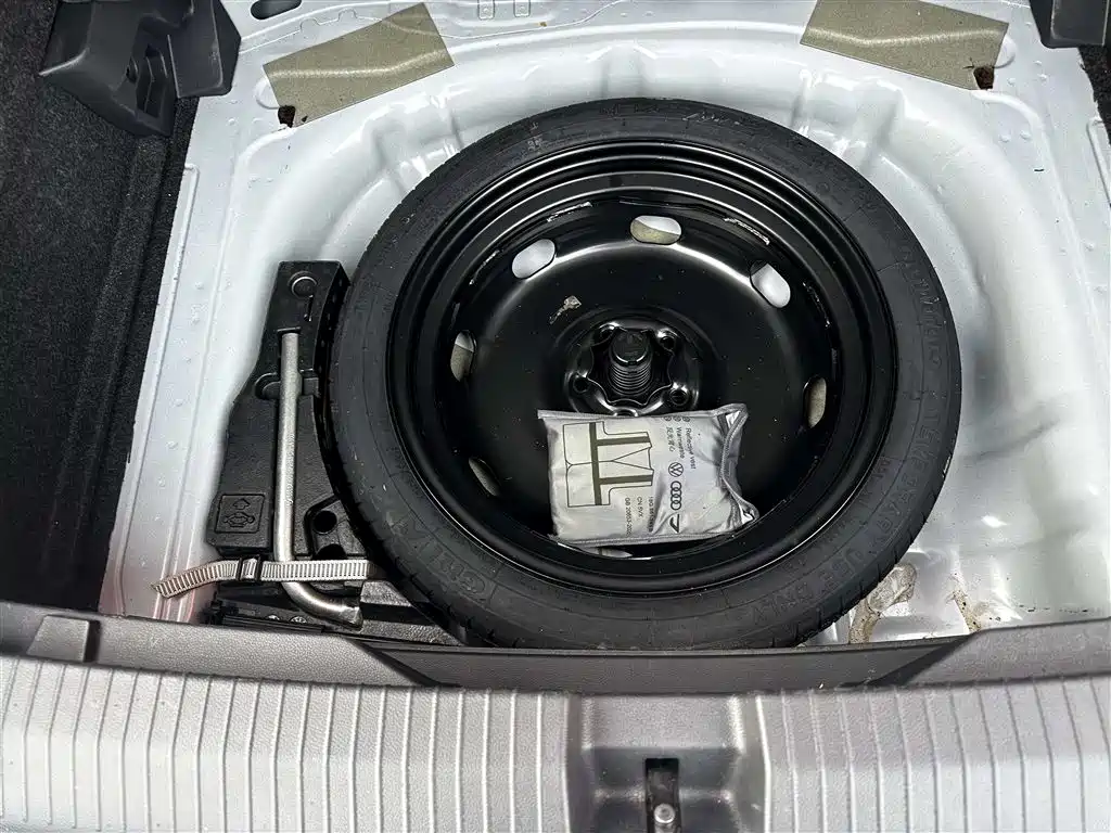 VOLKSWAGEN T ROC EXPLORING SONGS