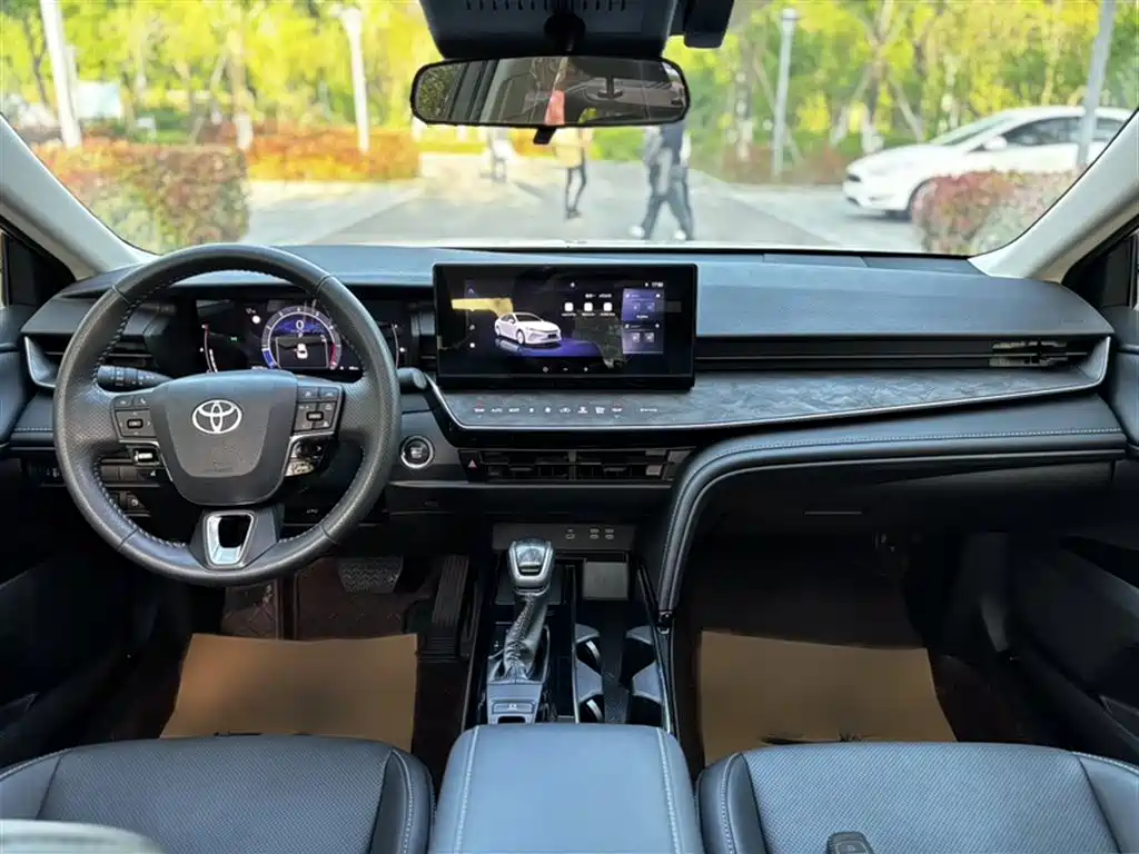 Toyota Camry 2024 2.0GVP Luxury Edition фото 16