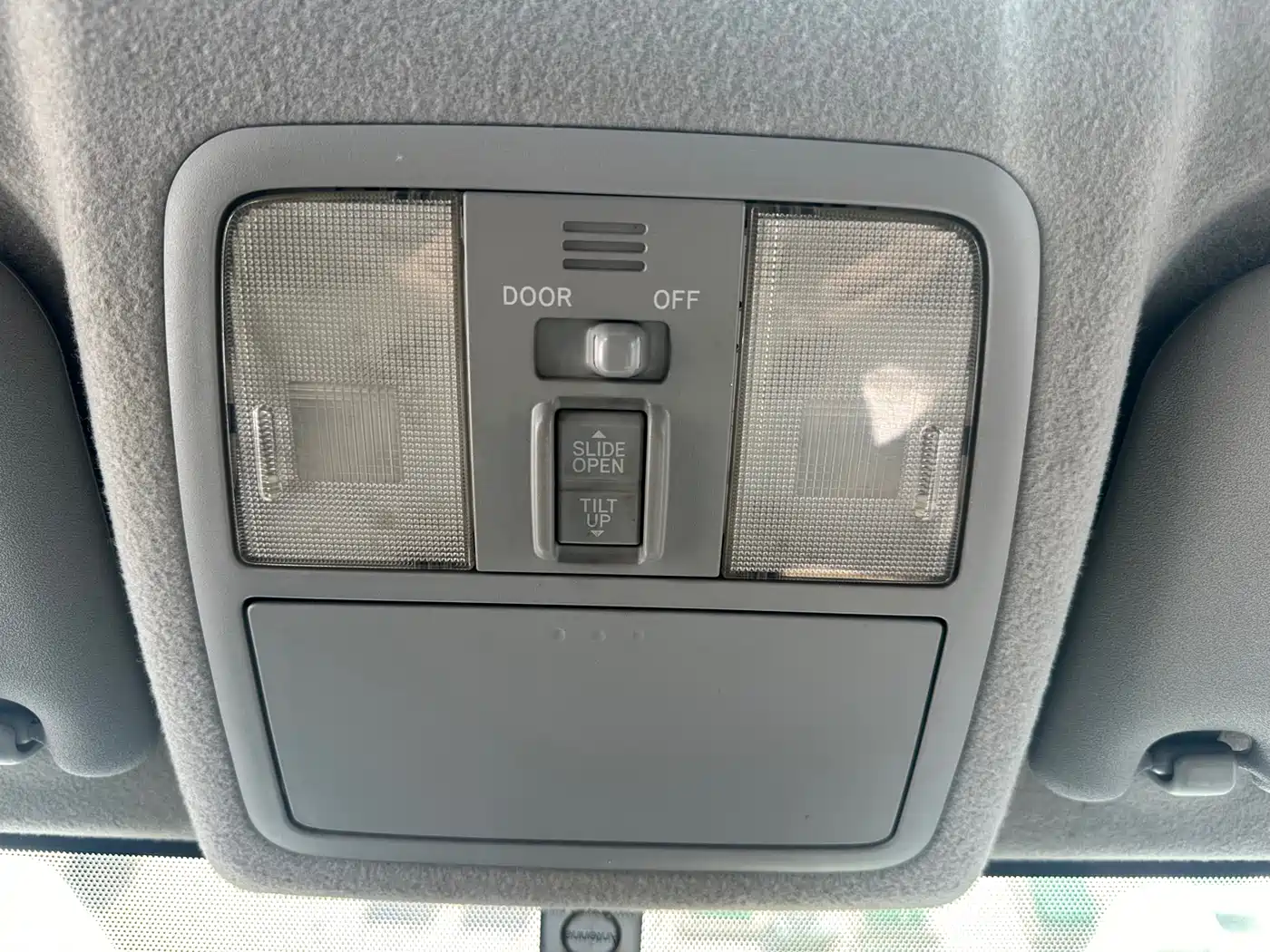 Toyota RAV4 Rongfang 2011 2.4L Automatic 4WD Ultimate Navigation Edition фото 17