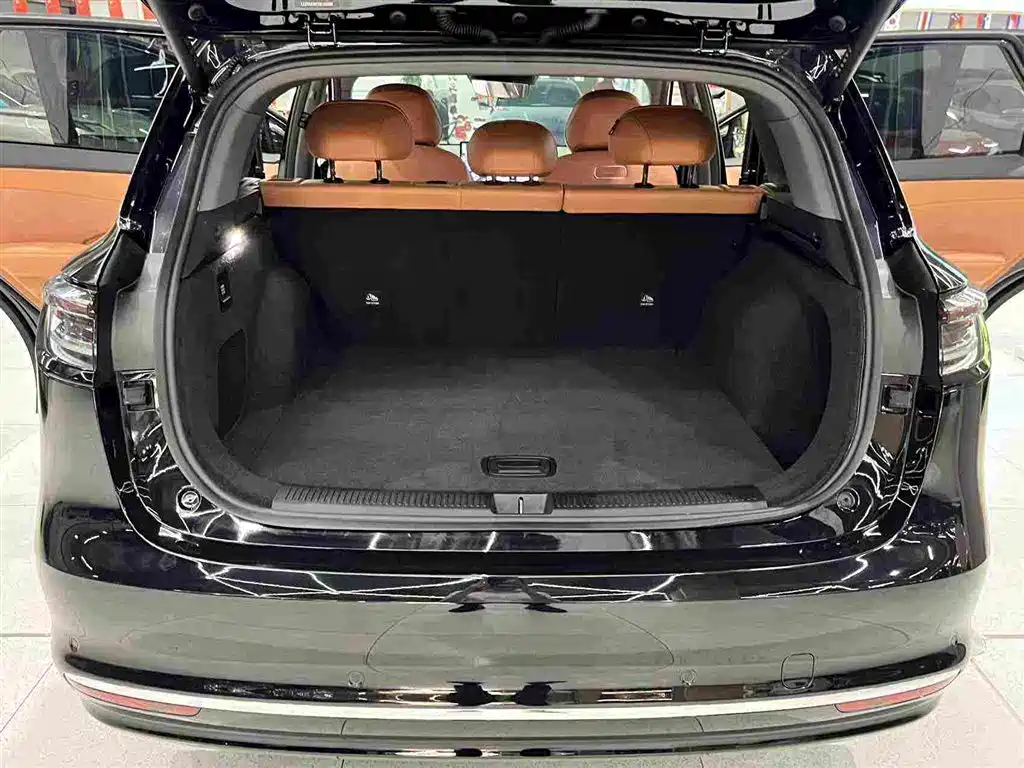 Фото 4 - Shangjie SUV