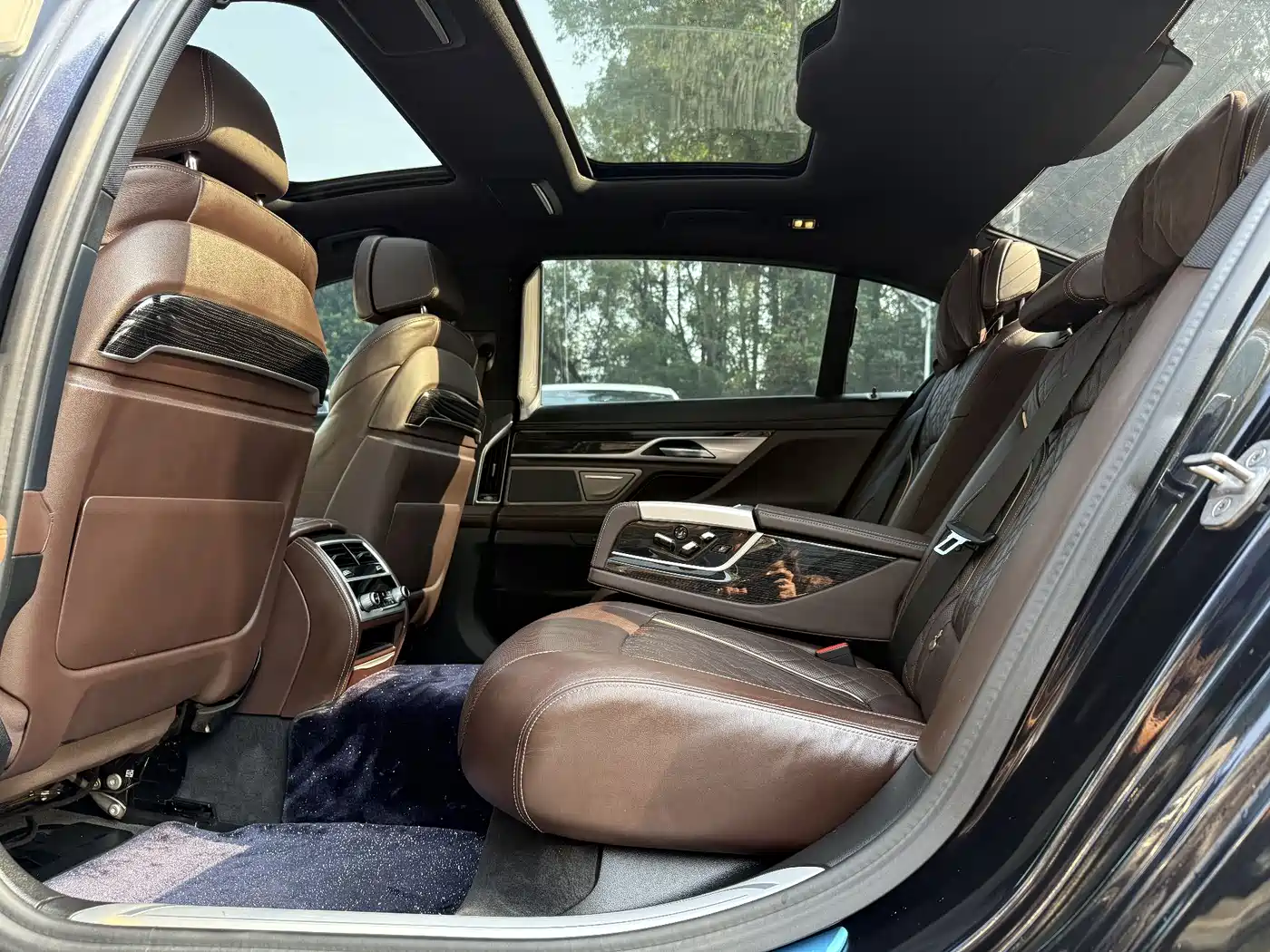 BMW 7 Series 2021 Model 740Li Leading M Sport Package фото 11