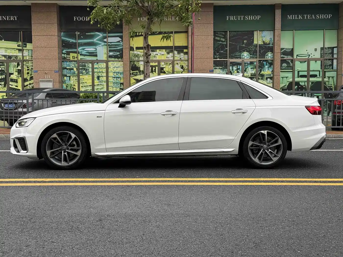 Audi A4L 2020 40 TFSI Fashion Dynamic Edition фото 4