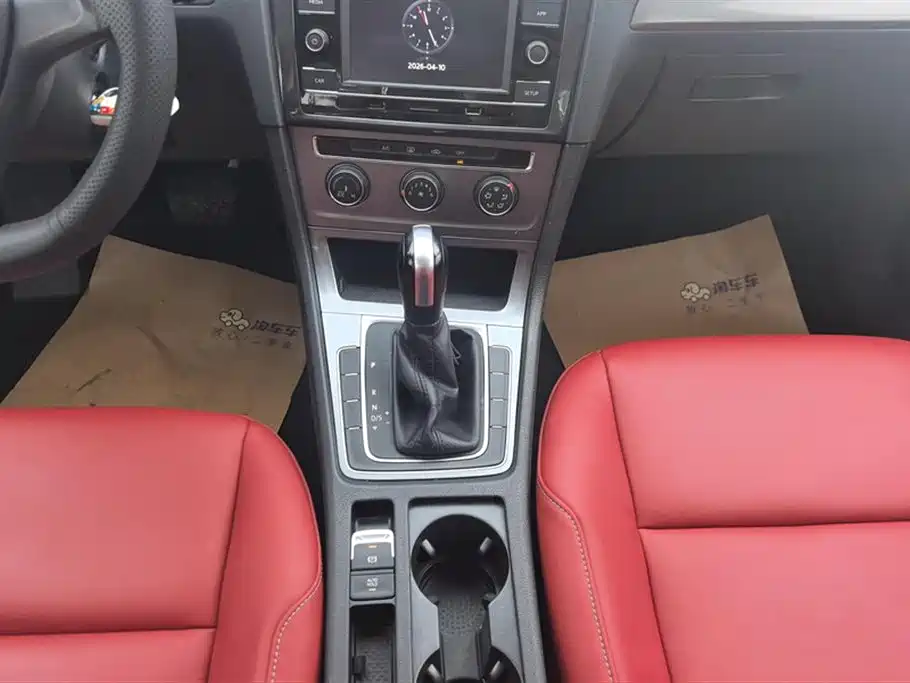 Volkswagen Golf 2015 1.6L Automatic Fashion фото 16