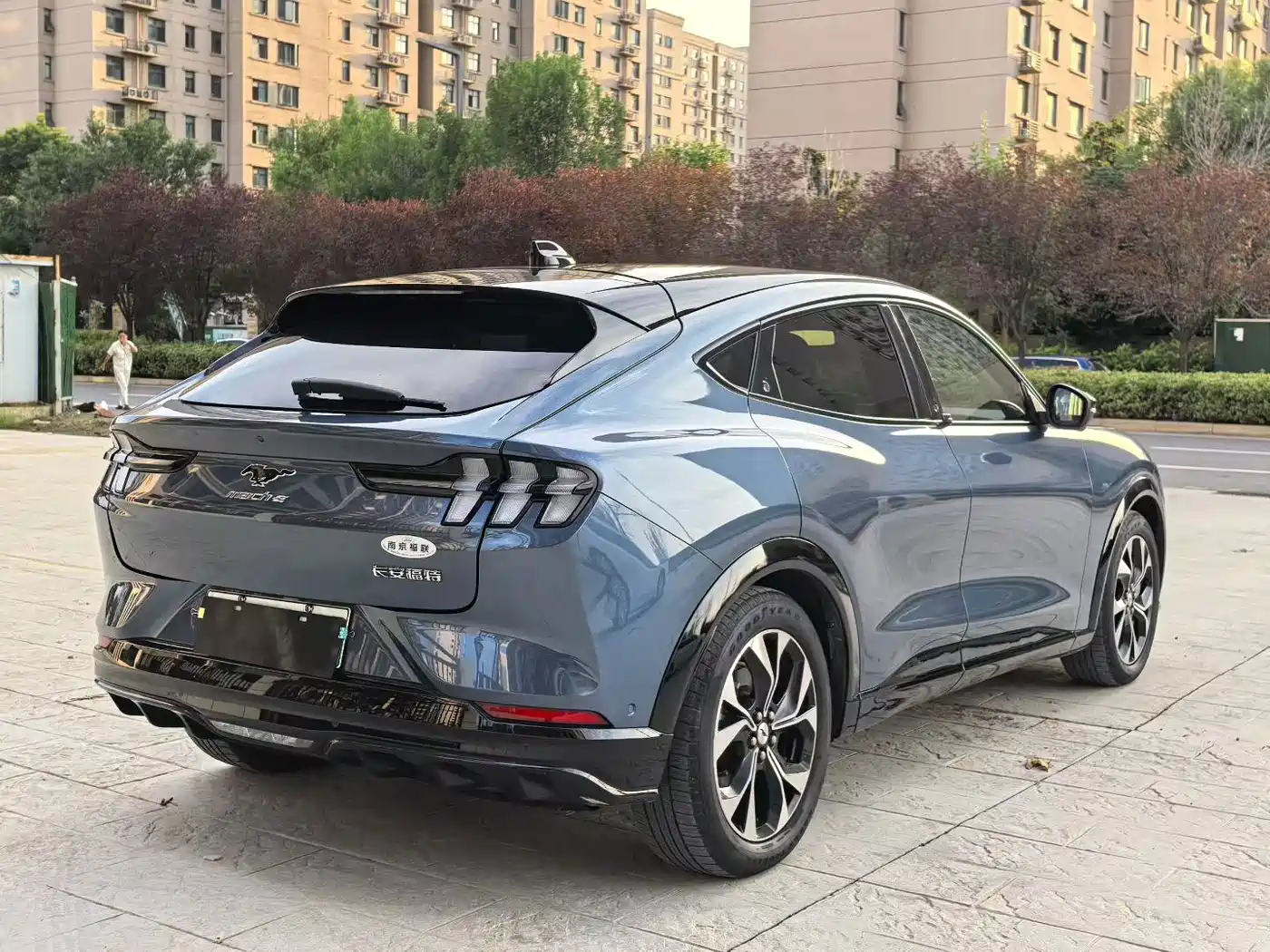 Ford Mustang Mach-E 2022 2021 Boundless RWD Luxury (Long Range)