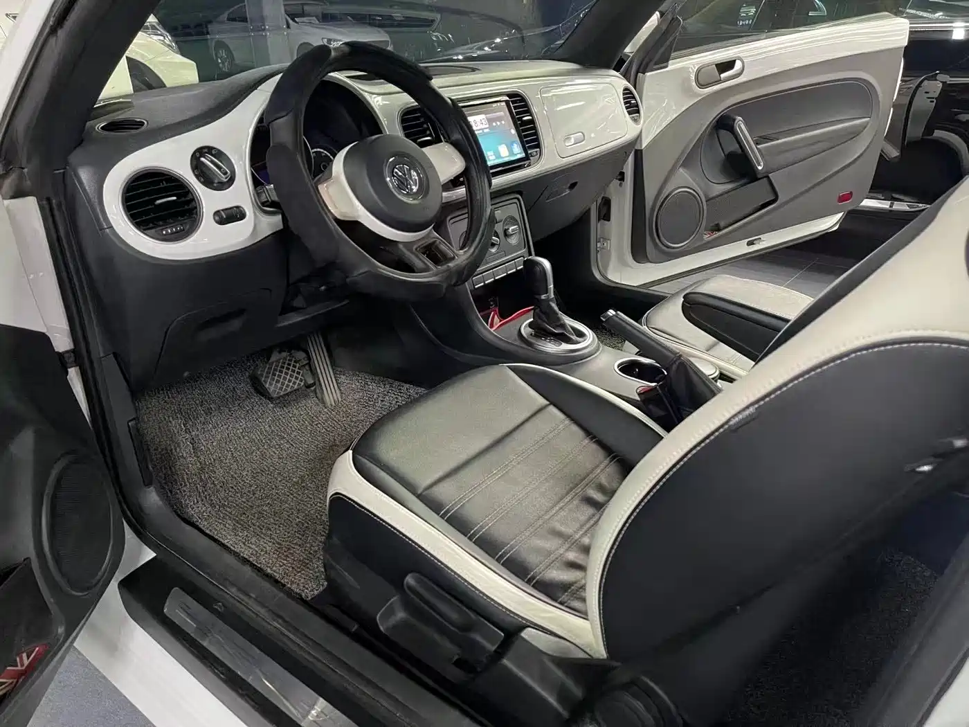 Volkswagen Beetle 2015 180TSI фото 5