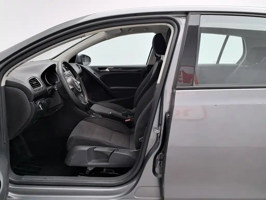Volkswagen Golf 2011 2011 Model 1.6 Automatic Comfort
