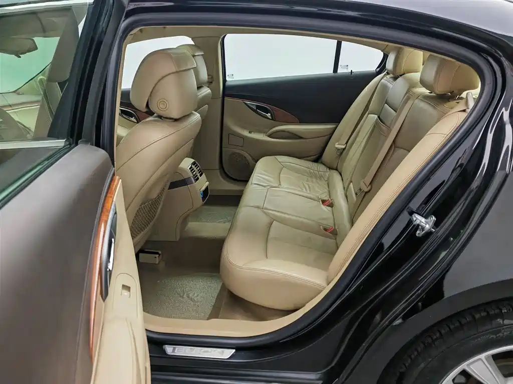 Buick LaCrosse 2012 2.4L SIDI Elegance Edition фото 15
