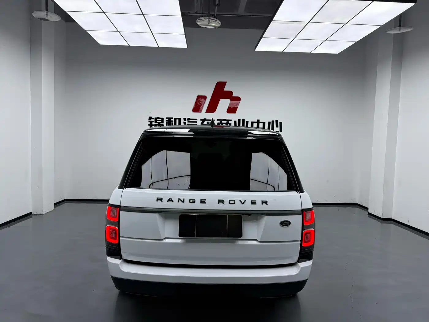 Land Rover Range Rover 2018 3.0 SC V6 Golden Age Edition фото 9