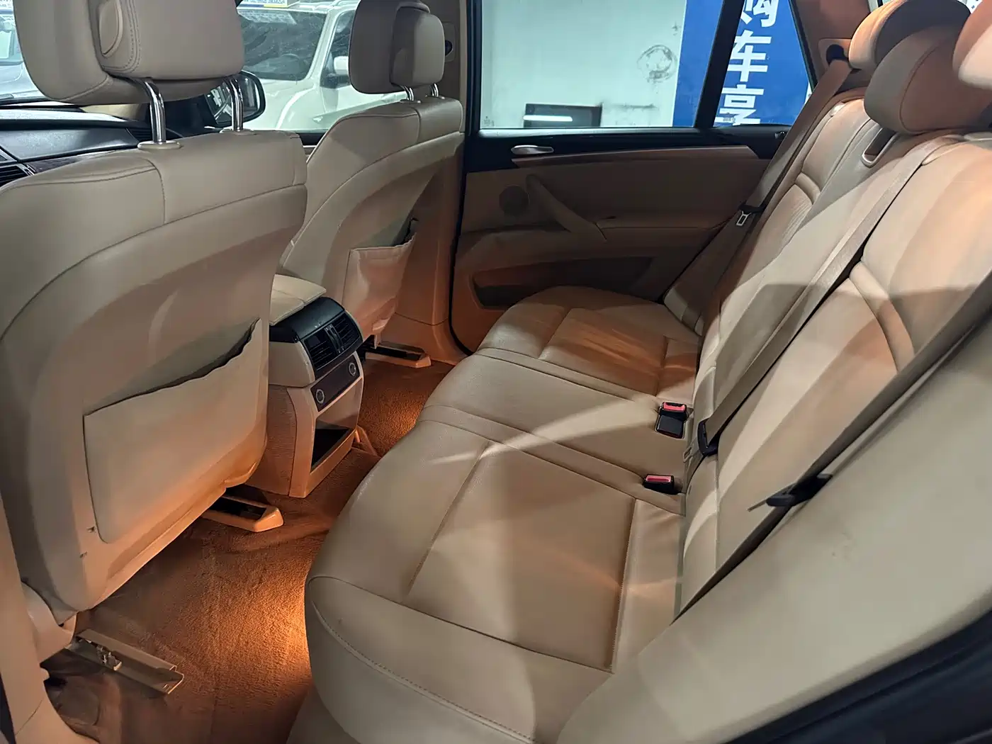 BMW X5 (Import) 2011 xDrive35i Leading Edition фото 5