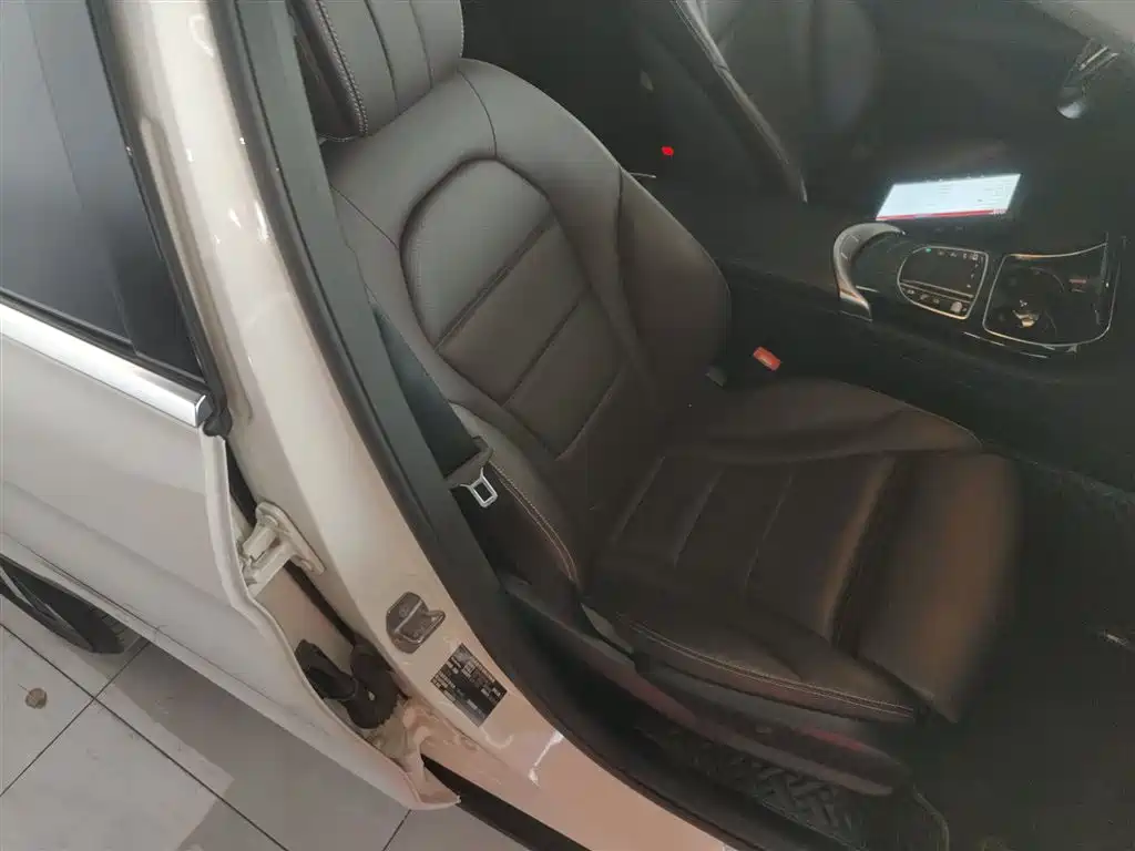 Mercedes-Benz GLC 2022 Facelift III GLC 260 L 4MATIC Dynamic фото 19