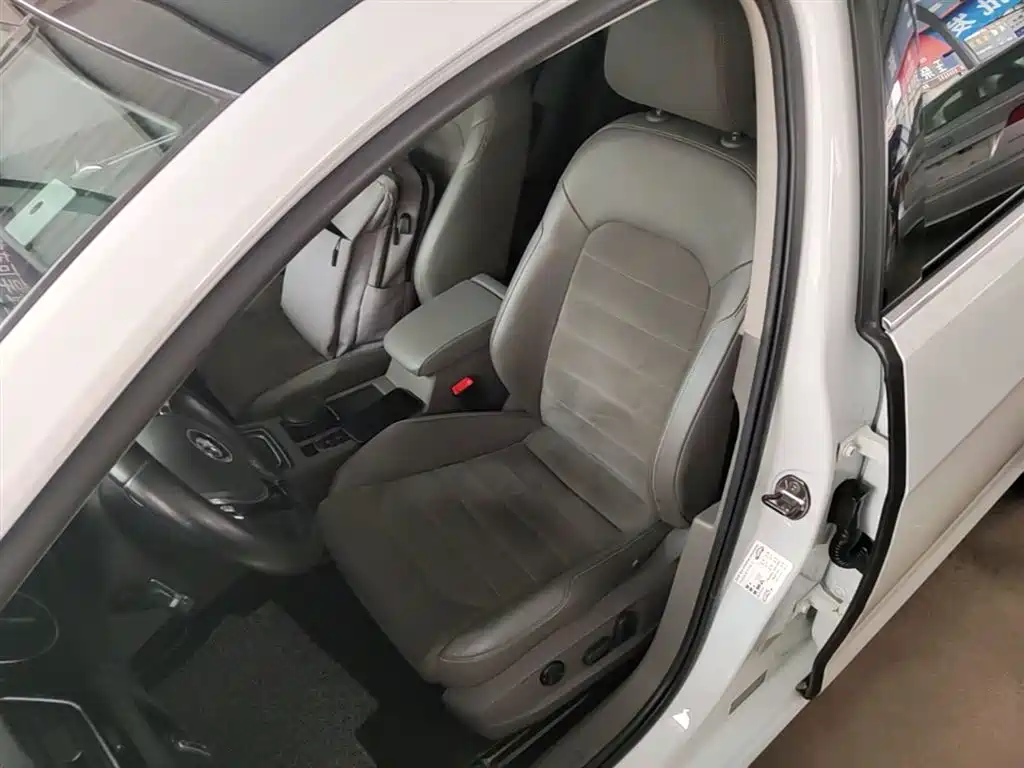 Volkswagen Golf 2015 1.4TSI Automatic Flagship фото 15