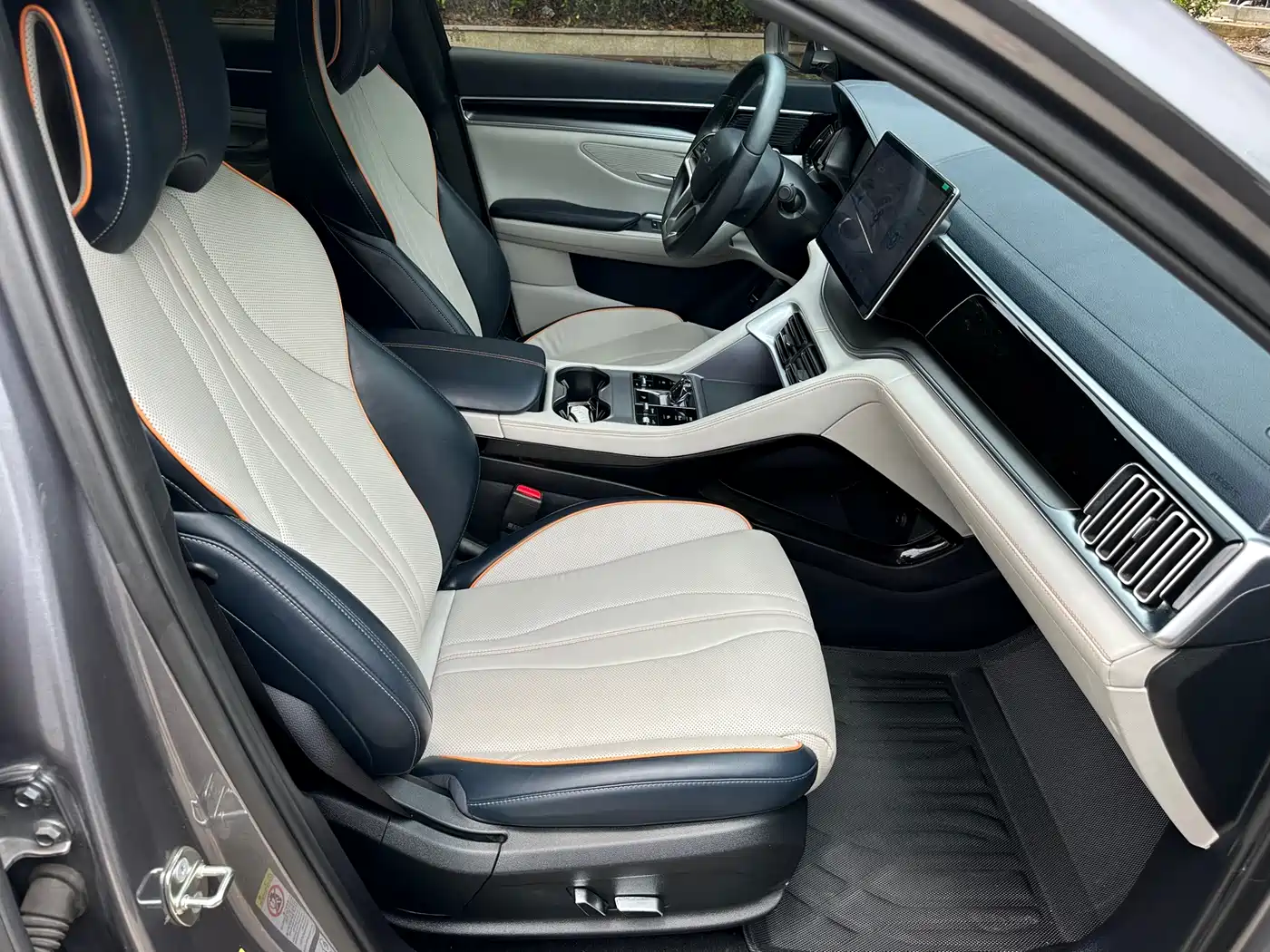 BYD Song PLUS PHEV 2024 Glory Edition DM-i 110km Flagship PLUS фото 29