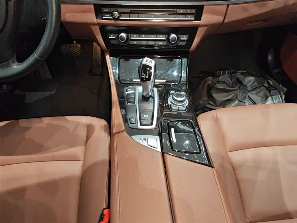 BMW 5 Series 2014 525Li Leading фото 14
