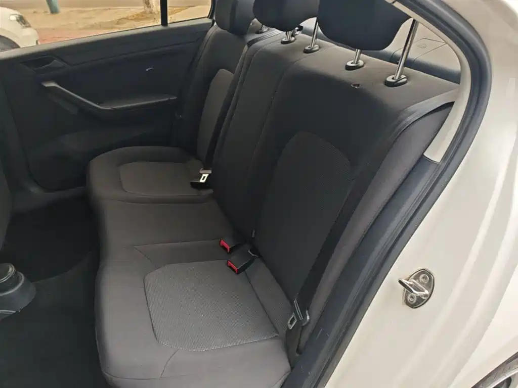 Volkswagen Jetta 2017 1.4L Manual Fashion фото 17