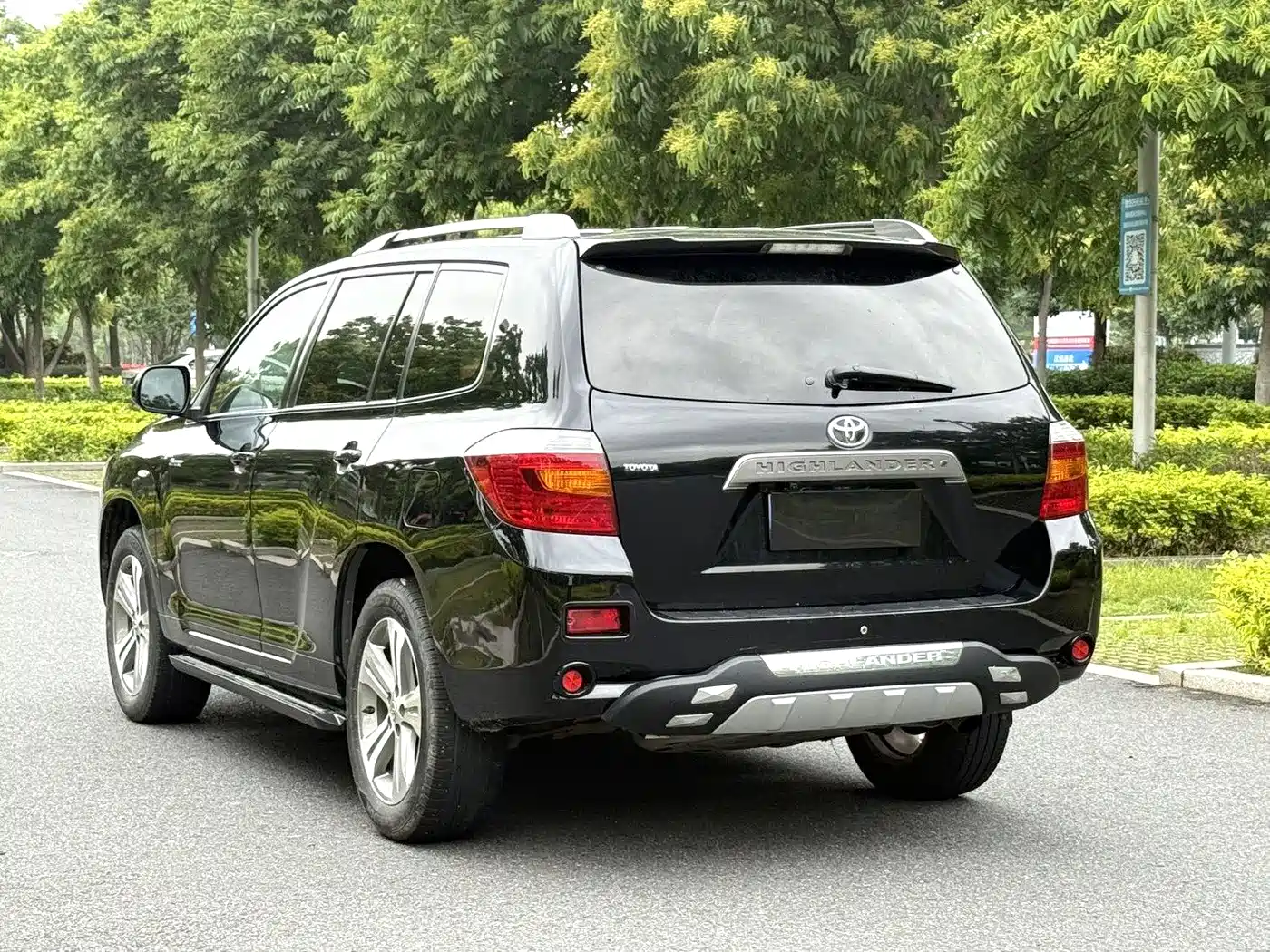 Toyota Highlander 2011 2.7L 2WD 7-seat Luxury фото 8