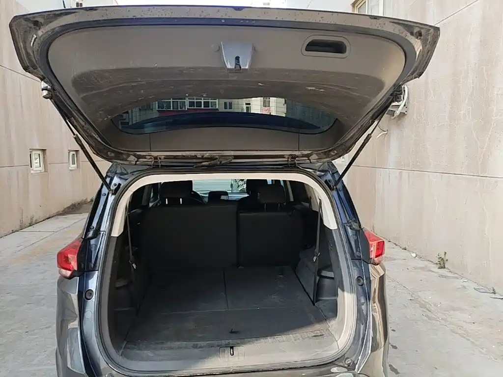 Photo 19 - Chevrolet Volando