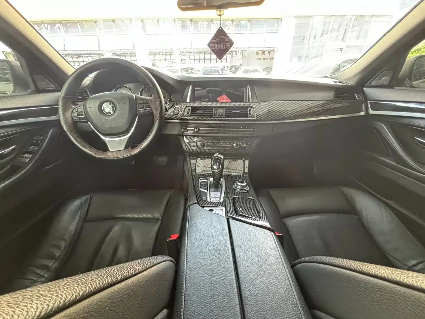 BMW 5 Series 2013 525Li Leadership фото 4