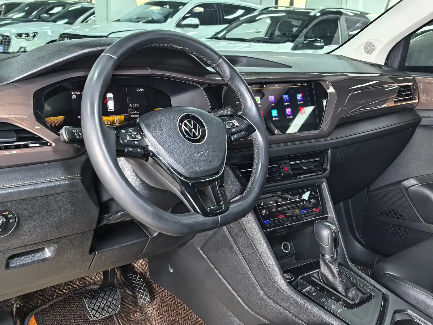 Volkswagen Tharu 2022 280TSI FWD Luxury Edition фото 10