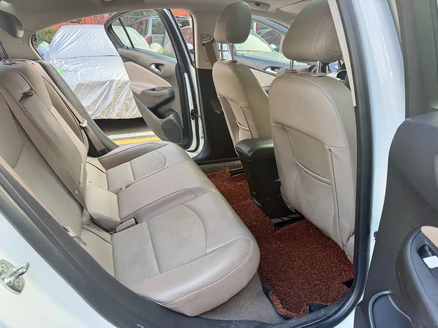 Chevrolet Cruze 2015 1.5L Automatic Luxury Edition фото 12