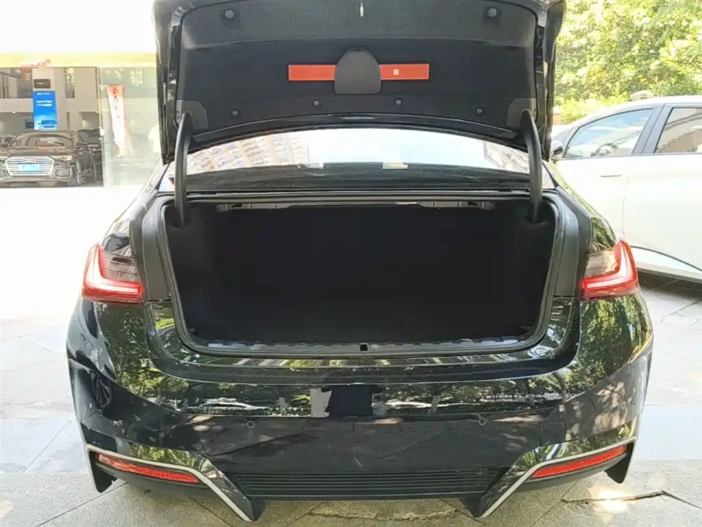 BMW i3 2025 eDrive 35 L фото 19