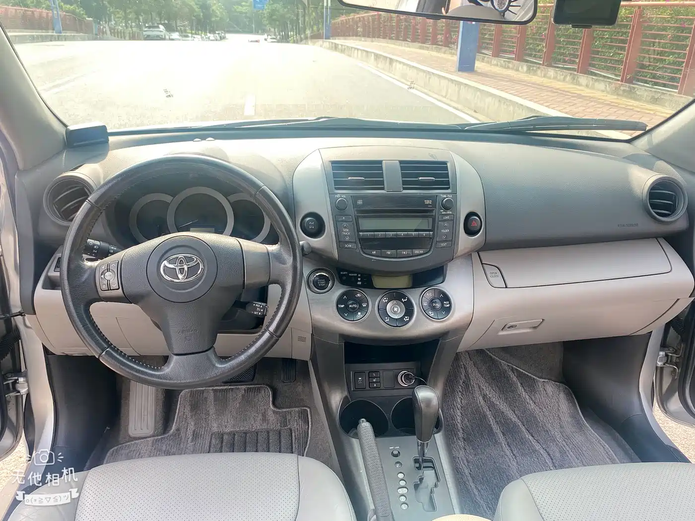 Toyota RAV4 Rongfang 2010 2.4L Automatic Luxury Upgrade Edition фото 10