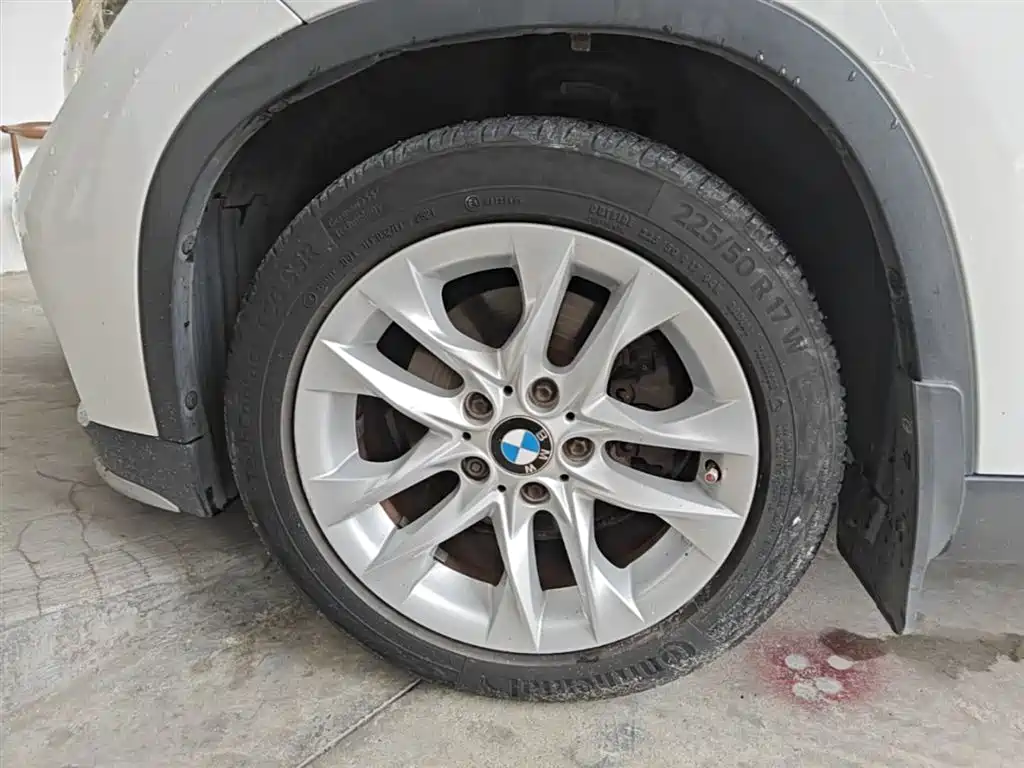 BMW X1 2014 sDrive18i Leading Edition фото 23