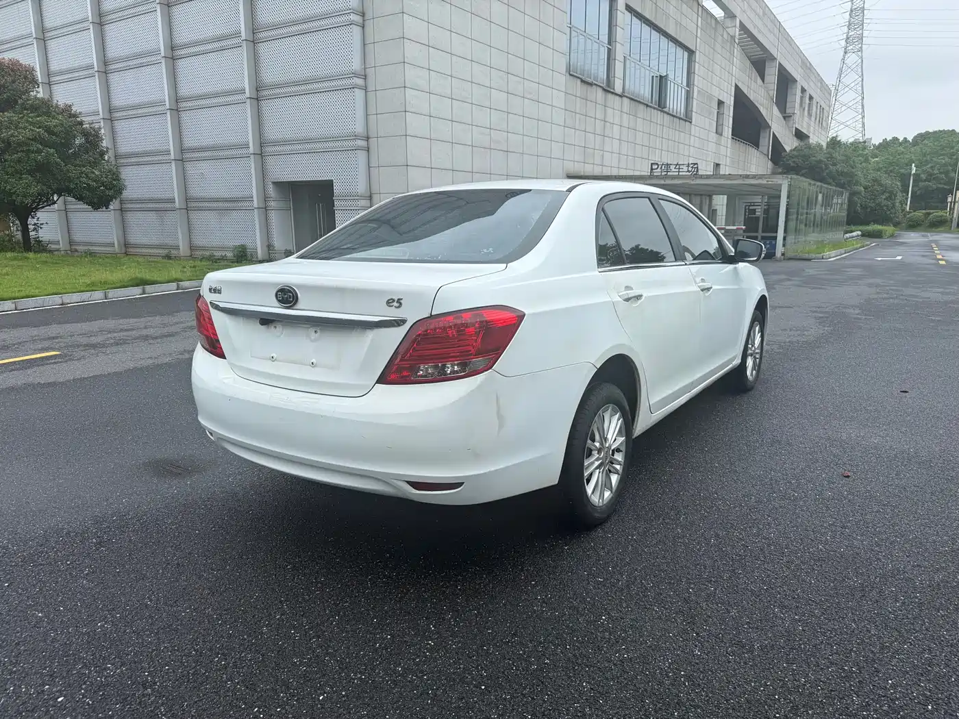 BYD e5 2018 450 Connected Enjoyment фото 7