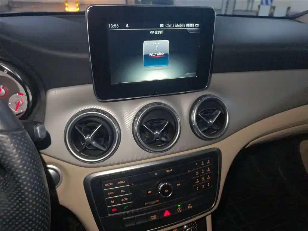 Mercedes-Benz GLA 2016 GLA 200 Dynamic фото 6