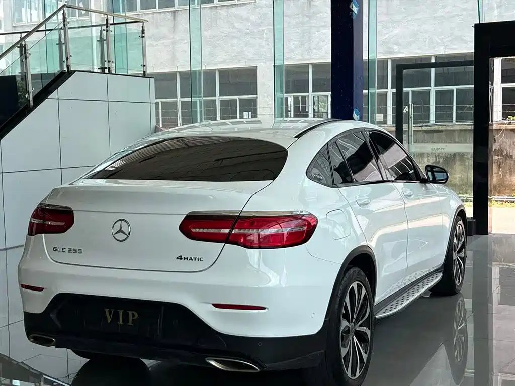Mercedes-Benz GLC Coupe 2019 GLC 260 4MATIC Coupe SUV фото 9