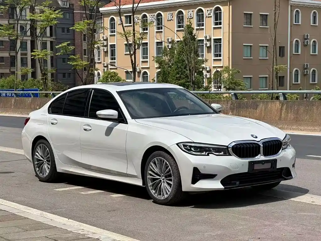 BMW 3 Series 2022 320i Sport Package