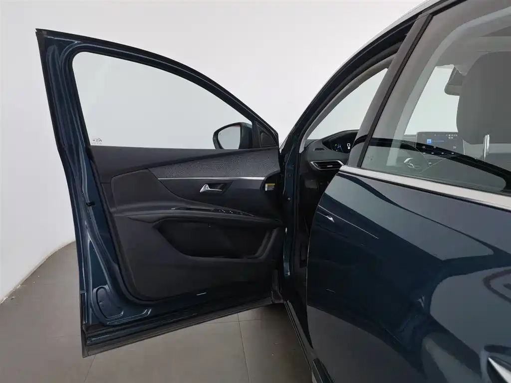 Peugeot 5008 2017 380THP 7-seat Luxury Edition фото 8