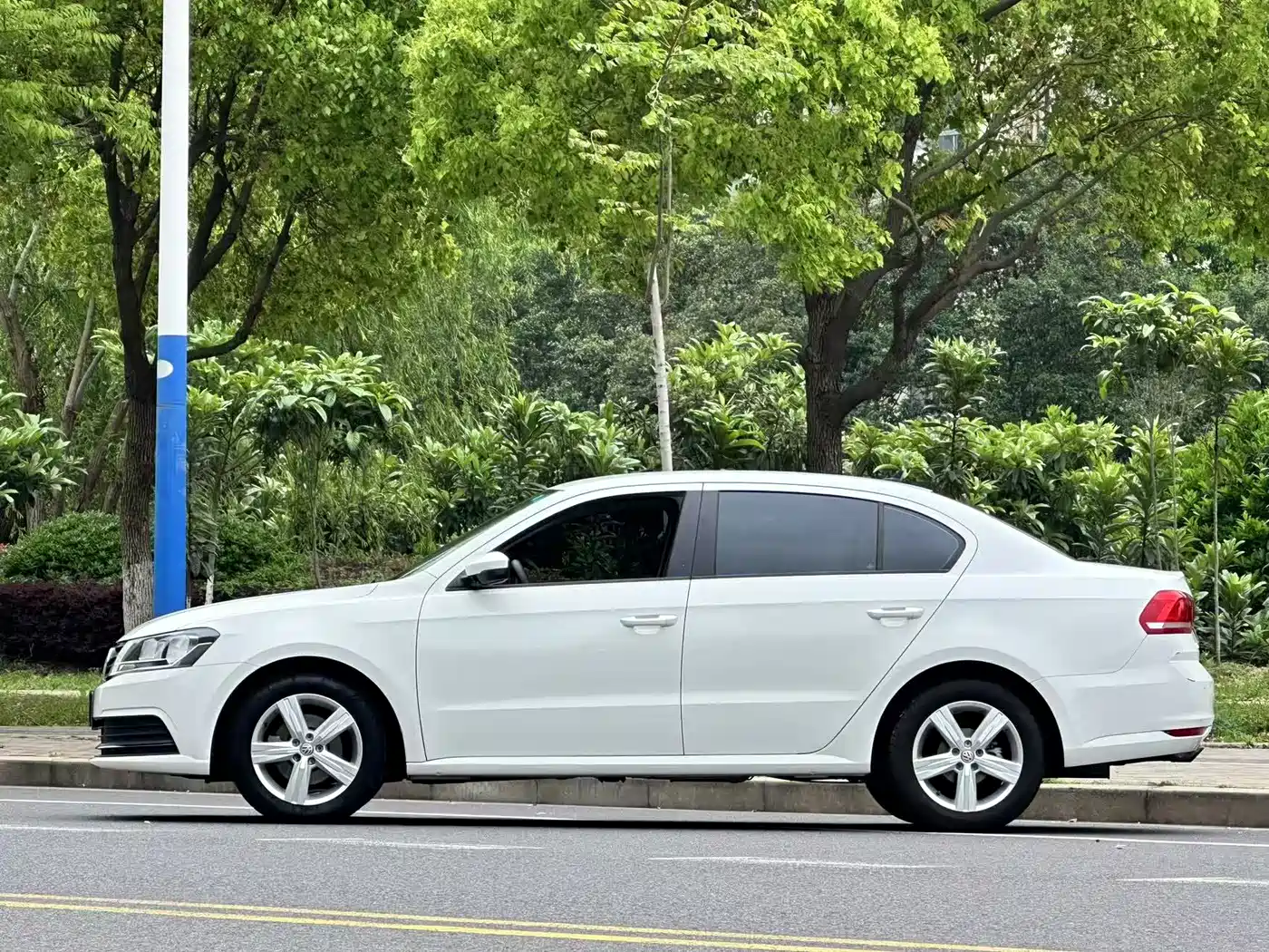 Volkswagen Lavida 2017 1.6L Automatic Trend Edition фото 4