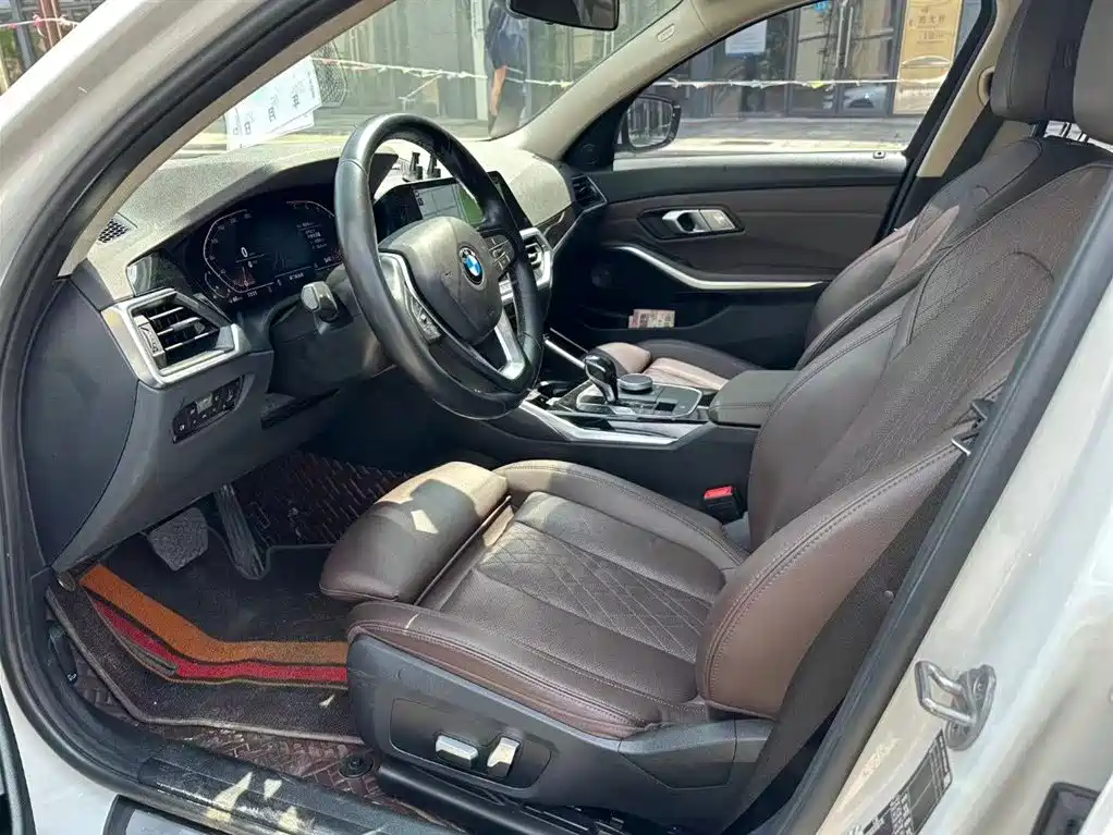 BMW 3 Series 2022 320i Sport Package фото 6