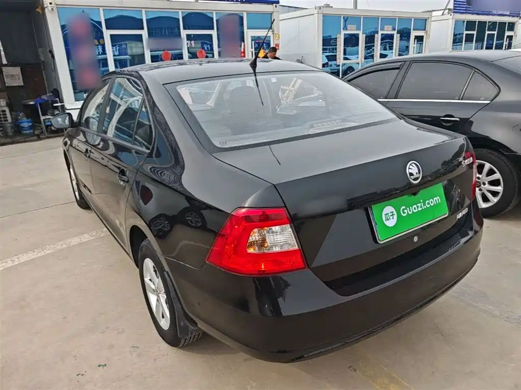 Škoda Rapid 2015 1.4L Manual Joy Selection фото 5