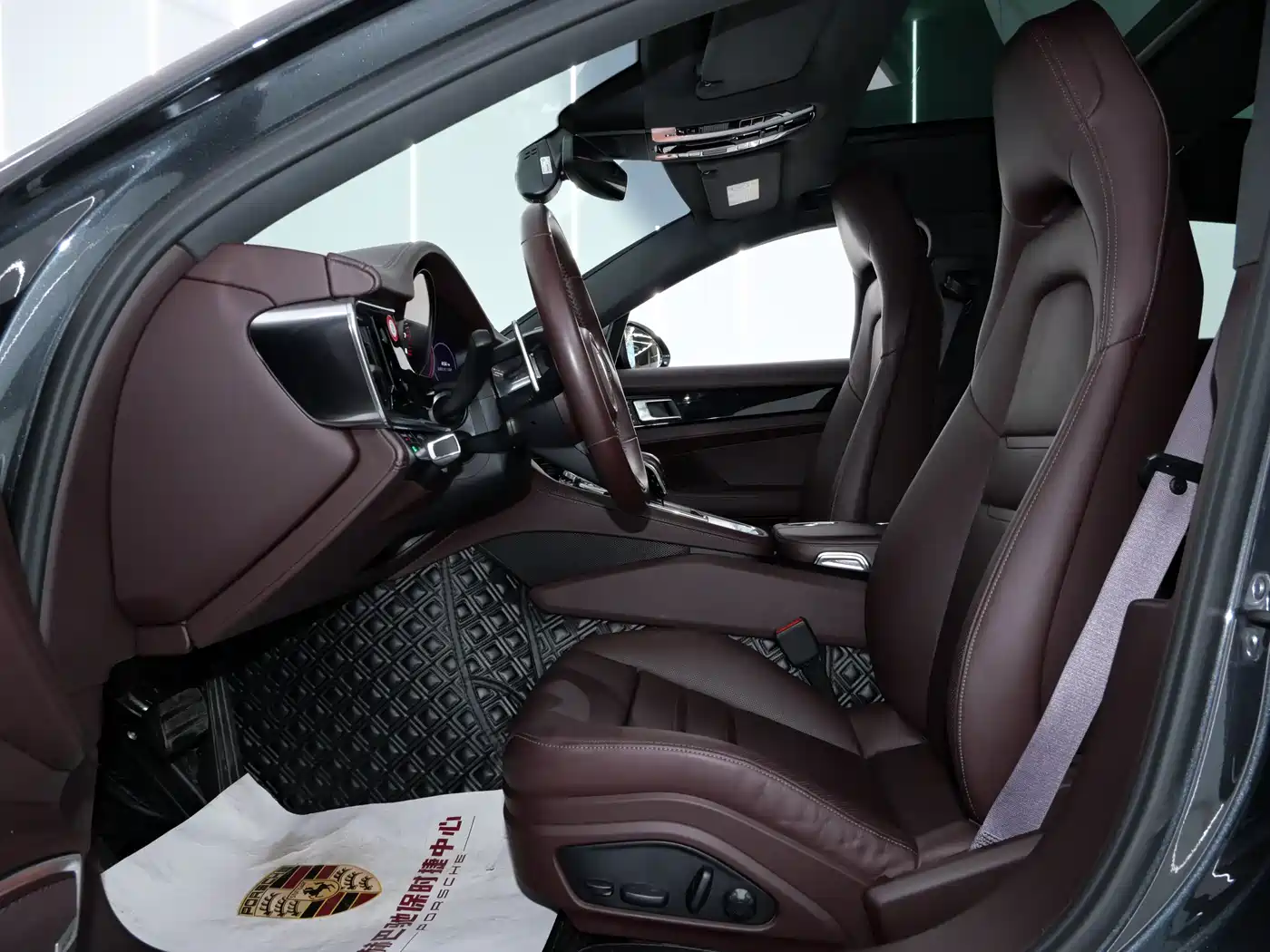 Porsche Panamera 2022 Panamera 4 Executive Long Wheelbase Platinum Edition 2.9T фото 3
