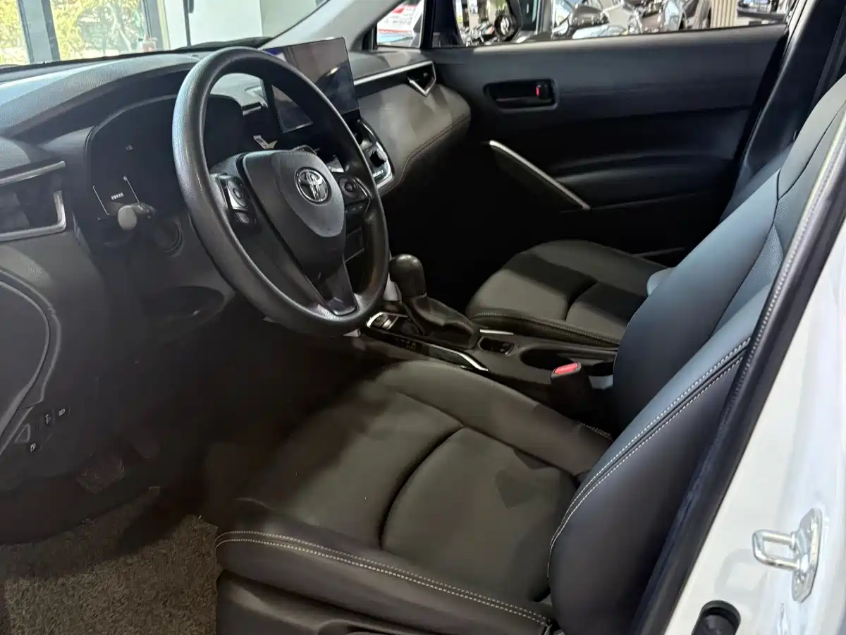 Toyota Corolla Cross 2024 2.0L Smart Hybrid Dual Engine Pioneer Edition фото 5