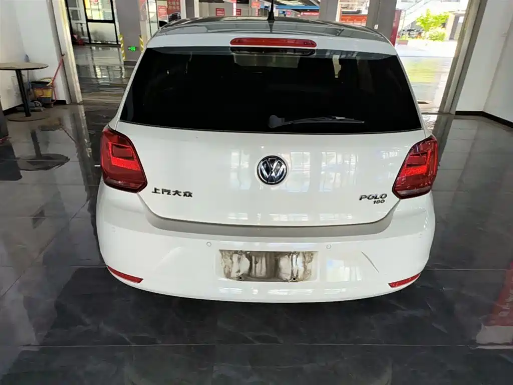 Volkswagen Polo 2016 1.6L Automatic Comfort фото 10