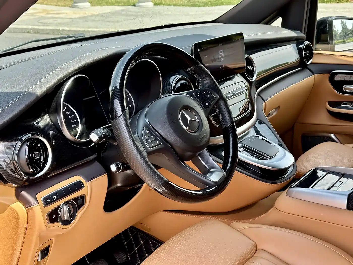 Mercedes-Benz V-Class 2022 V 260 L Long Wheelbase Luxury Edition фото 17
