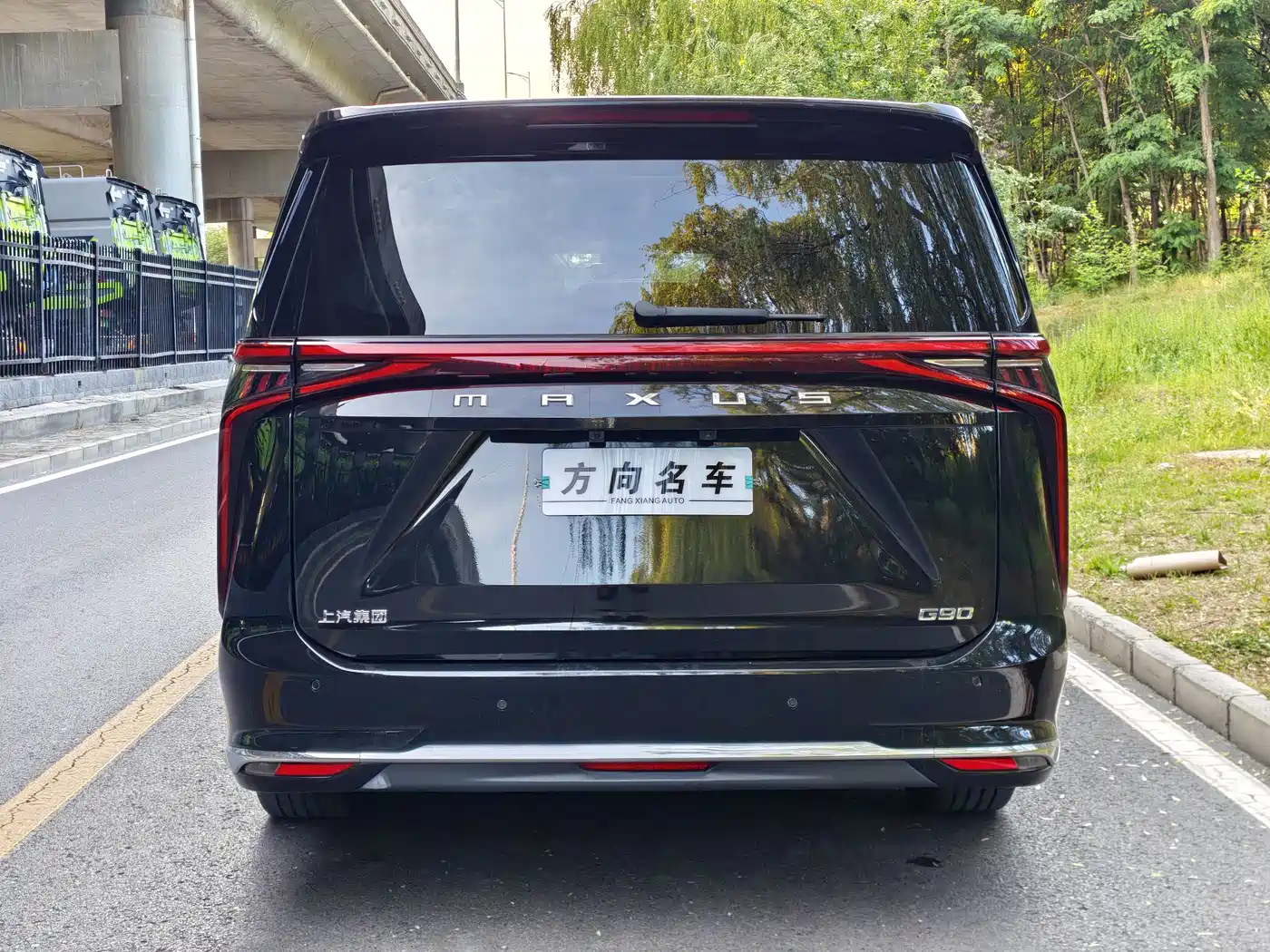 SAIC Maxus Maxus G90 2023 2.0T Interstellar 7-seater фото 24