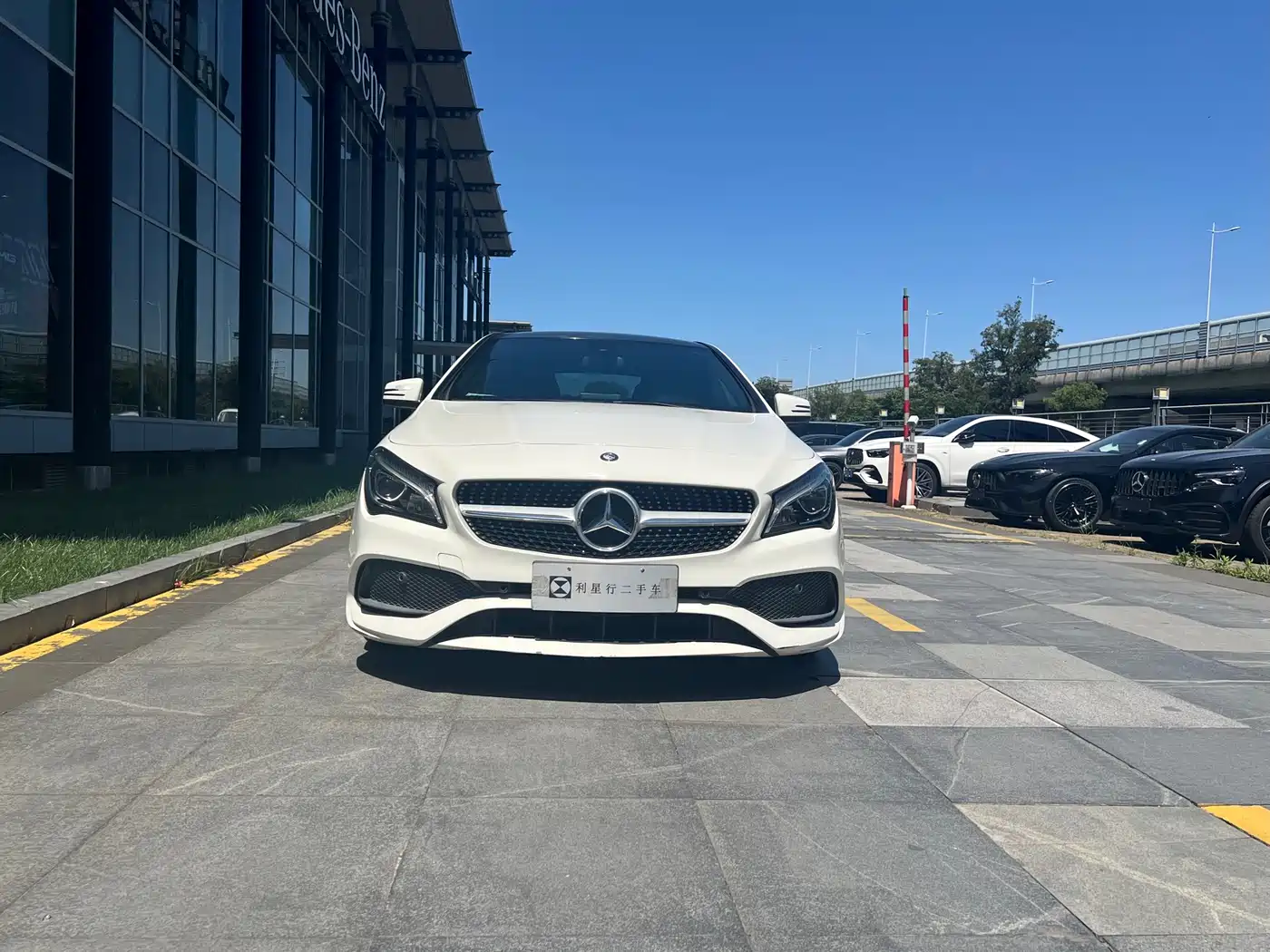 Mercedes-Benz CLA (Import) 2016 CLA 200 Fashion фото 2
