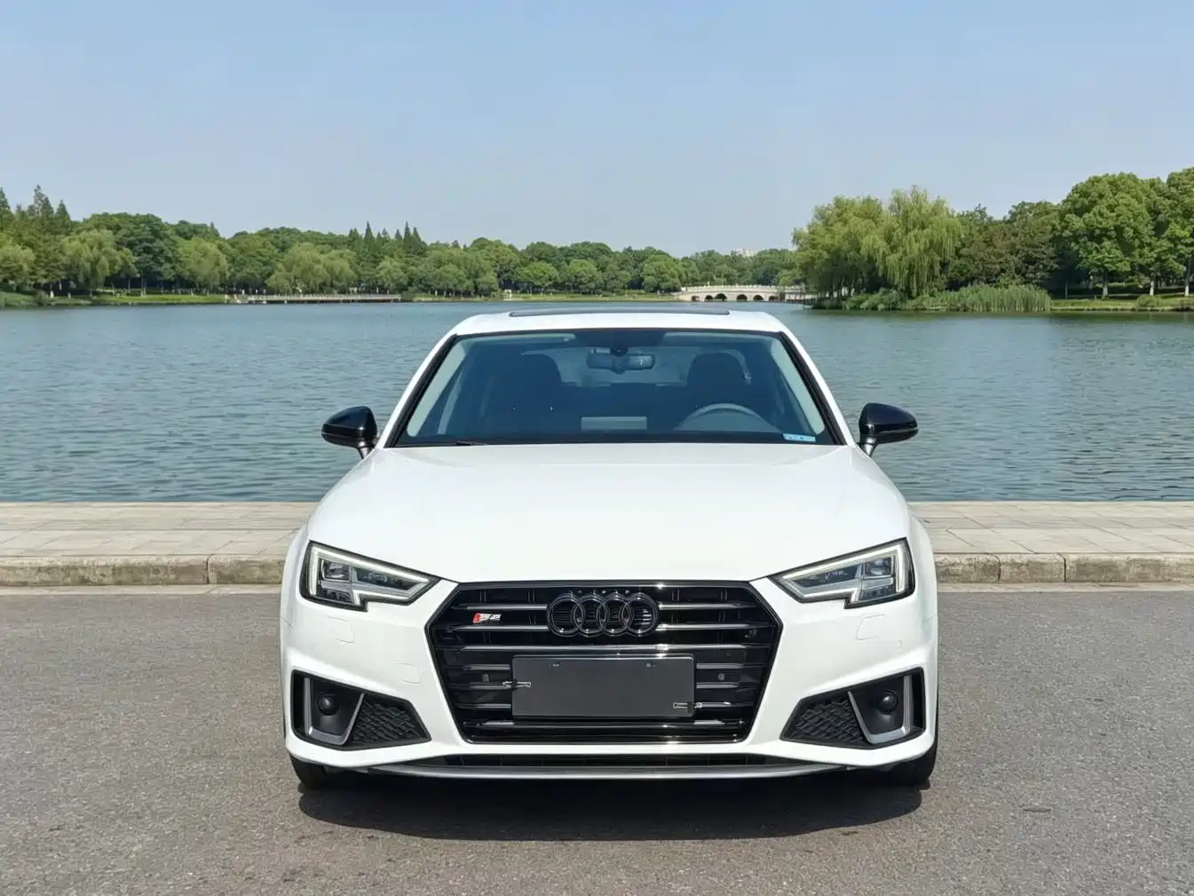 Audi A4L 2019 40 TFSI Sport (China V) фото 2