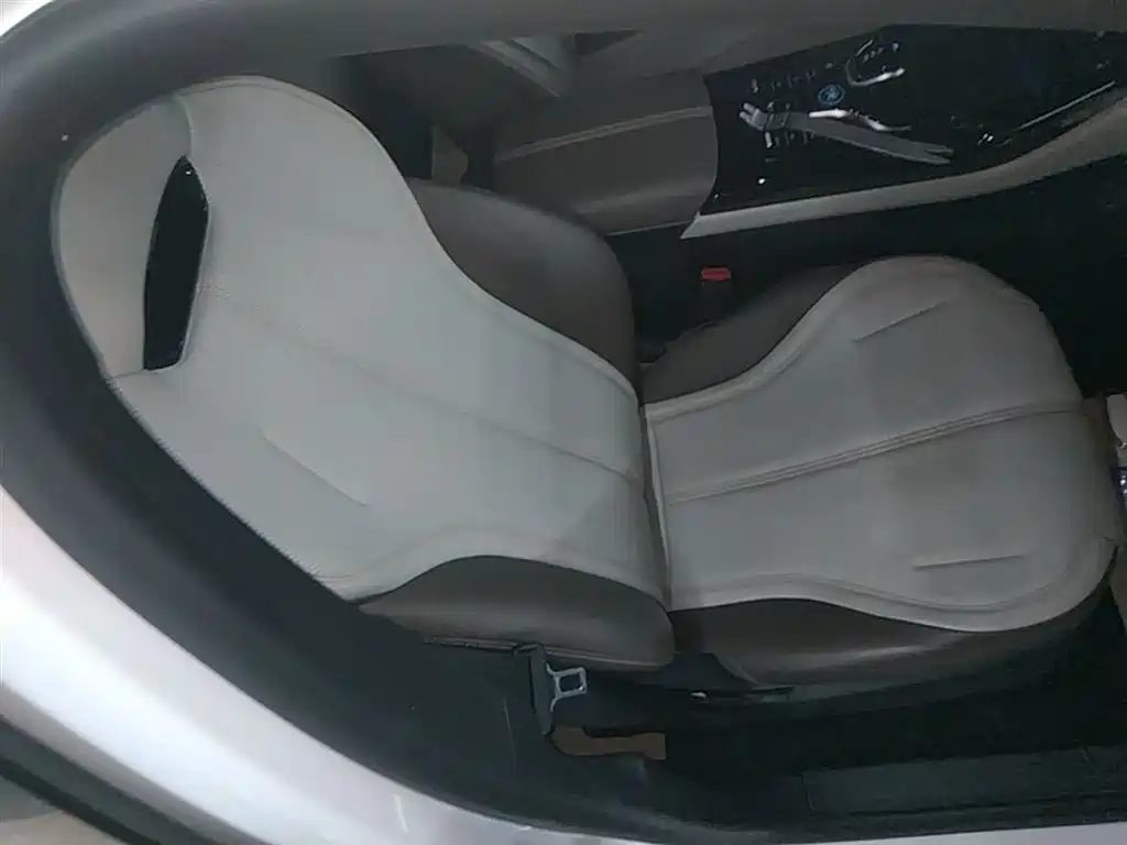 BYD Qin PLUS 2024 Glory Edition DM-i 55KM Leading фото 25