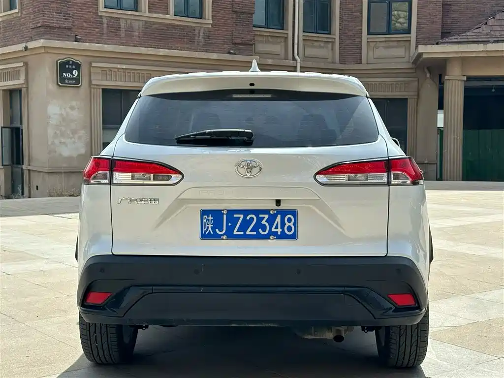 Toyota Frontlander 2024 2.0L CVT Elite Plus Edition фото 8