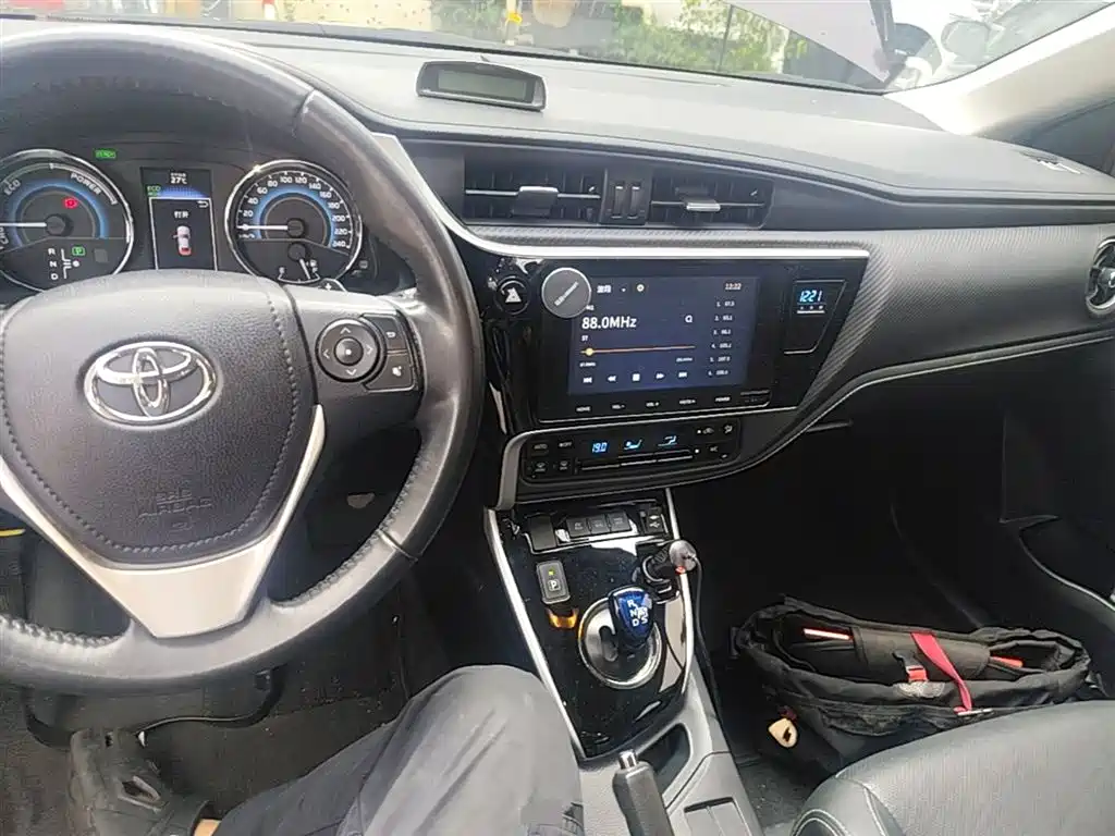 Toyota Levin 2017 Facelift Hybrid 1.8H GS-L E-CVT Leading Edition China V фото 10